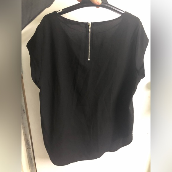 ONLY black textured top with zipper - Picture 2 of 4